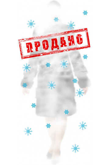 Черная мутоновая шуба с оригинальной отделкой